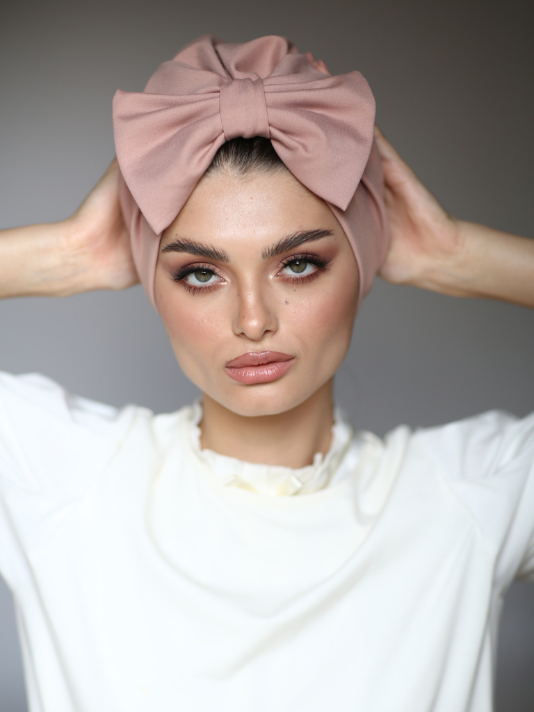 Nude bow turban