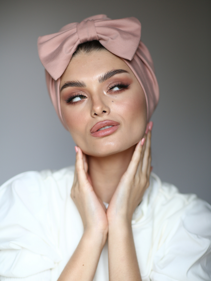 Nude bow turban